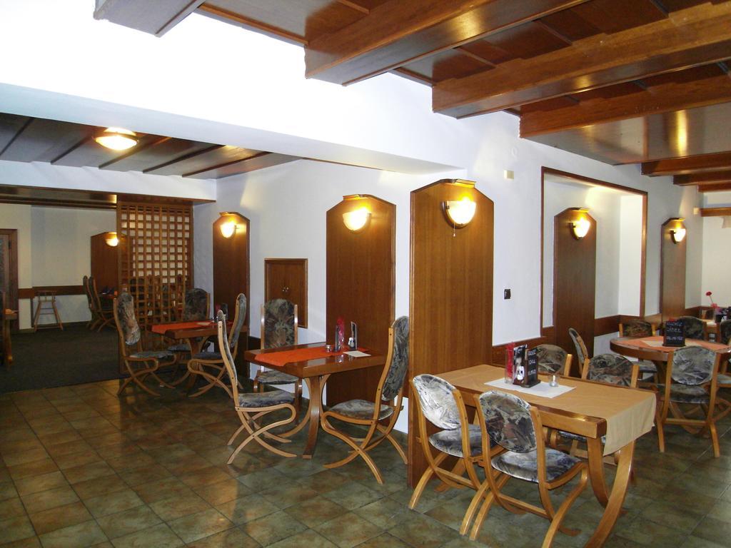Frenštát pod Radhoštěm Penzion A Restaurace U Veterana المظهر الخارجي الصورة