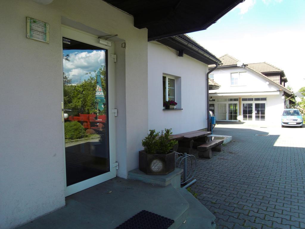 Frenštát pod Radhoštěm Penzion A Restaurace U Veterana المظهر الخارجي الصورة