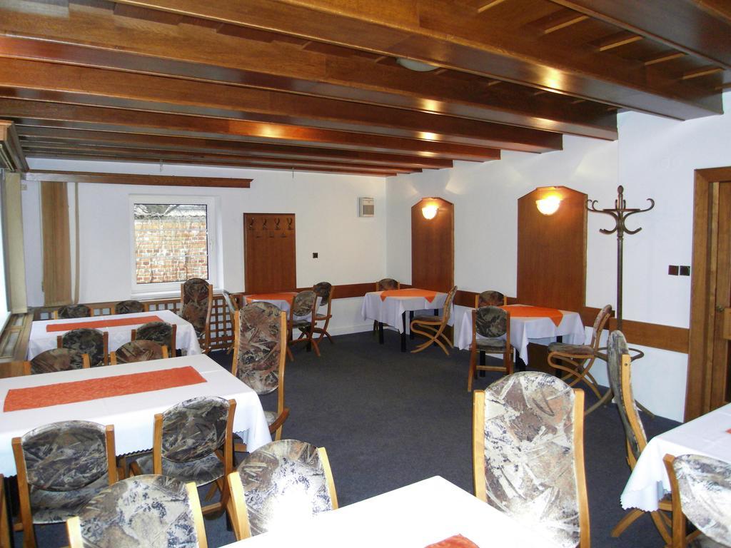 Frenštát pod Radhoštěm Penzion A Restaurace U Veterana المظهر الخارجي الصورة